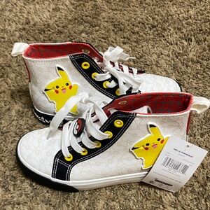 Pokémon Hightop Sneakers Size 1 NWT
